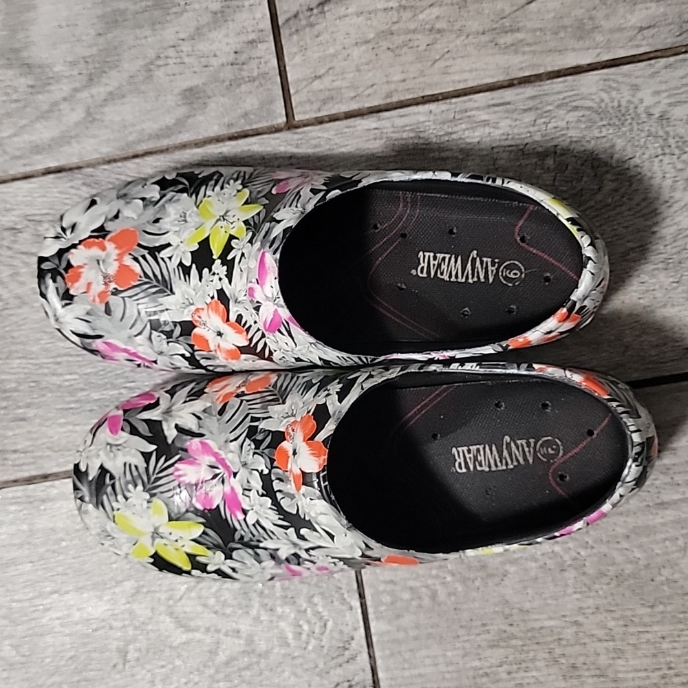 Multi Color Hawaian Print Clogs From Scrub Store … - image 1